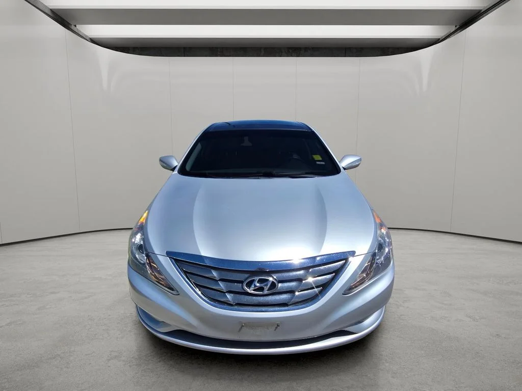 Used 2012 Radiant Silver Metallic Hyundai 2.4L Limited image 8