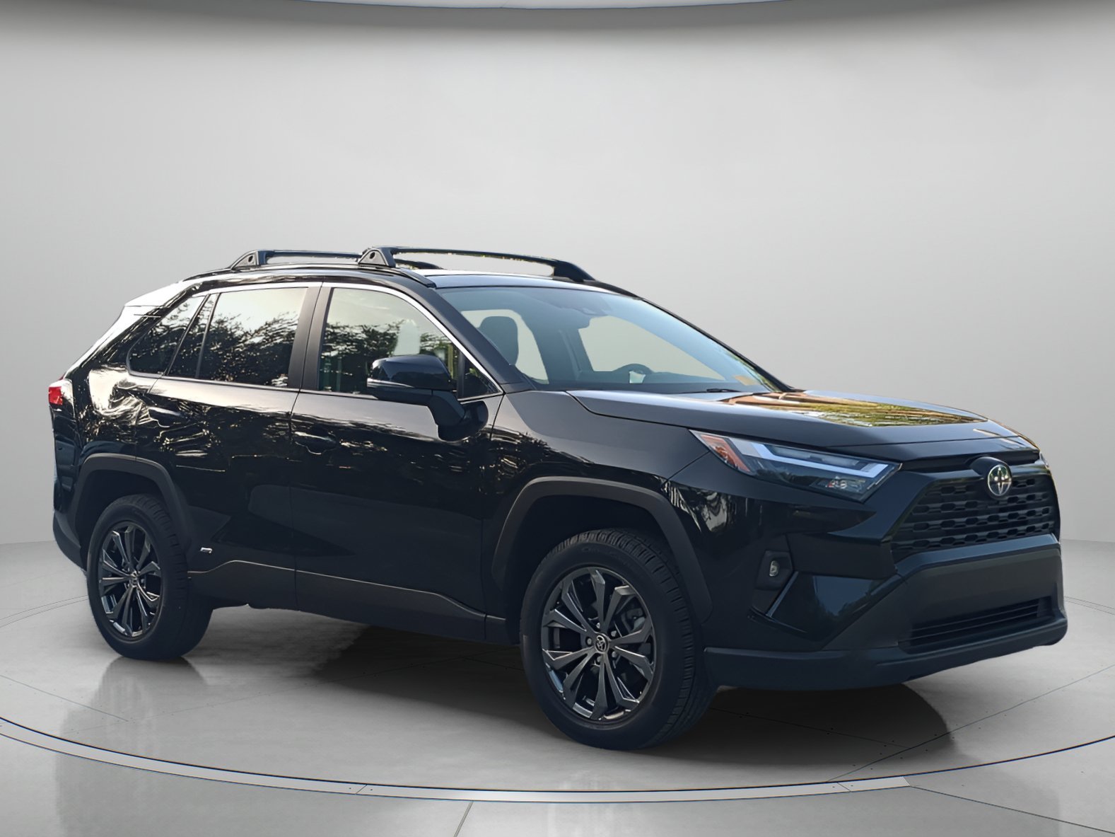 Used 2023 Midnight Black Metallic Toyota Hybrid XLE Premium image 37