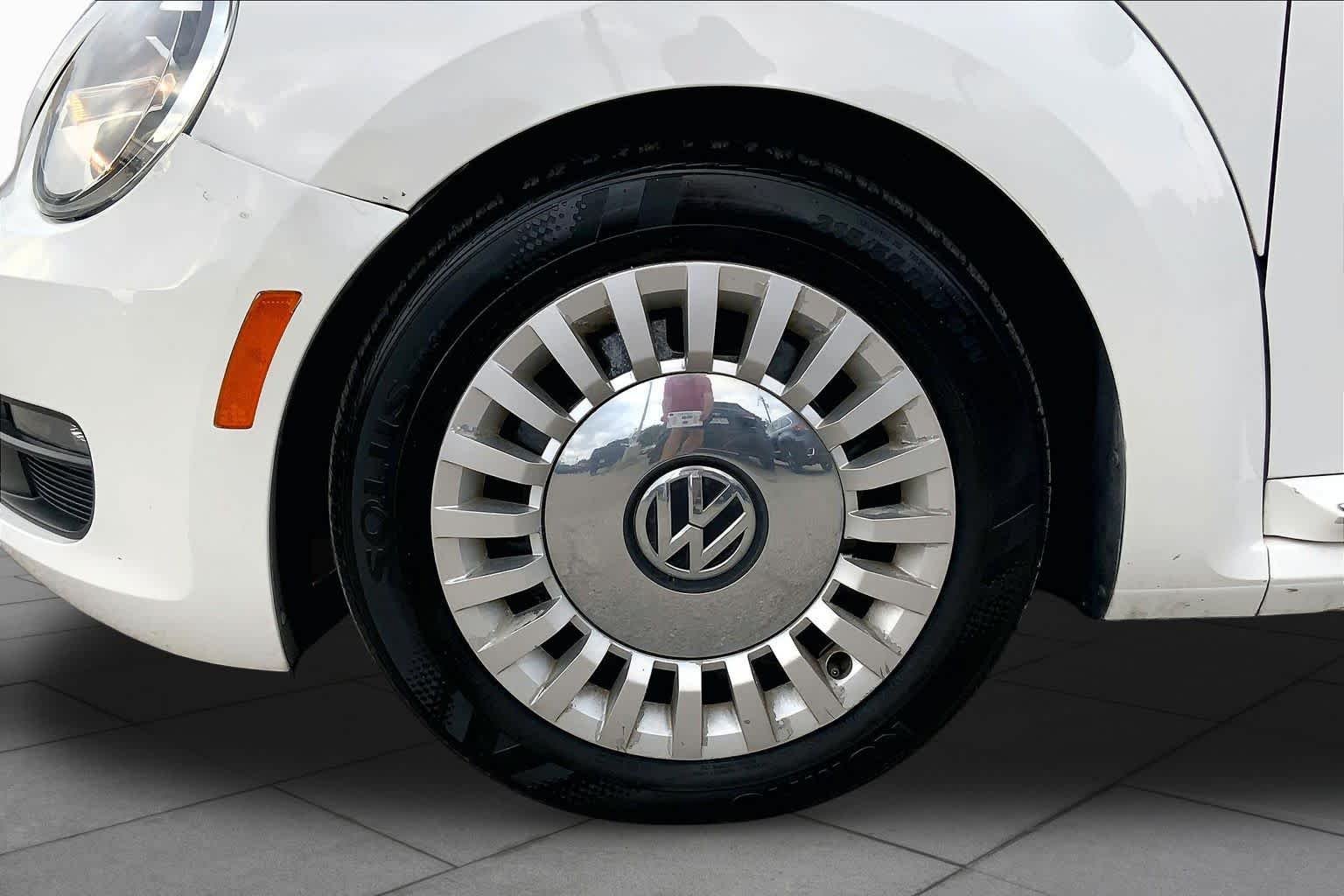 Used 2014 Candy White Volkswagen 2.5L image 9