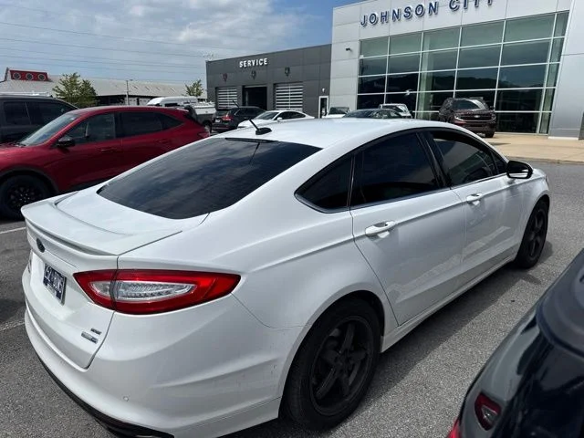 Used 2016 White Ford SE image 9