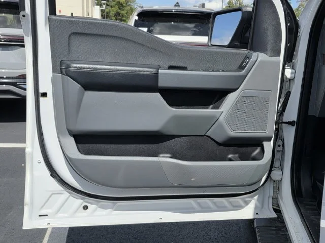 Used 2021 White Ford XLT image 17