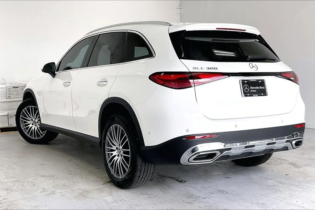 New 2026 Polar White Mercedes-Benz GLC 300 image 24
