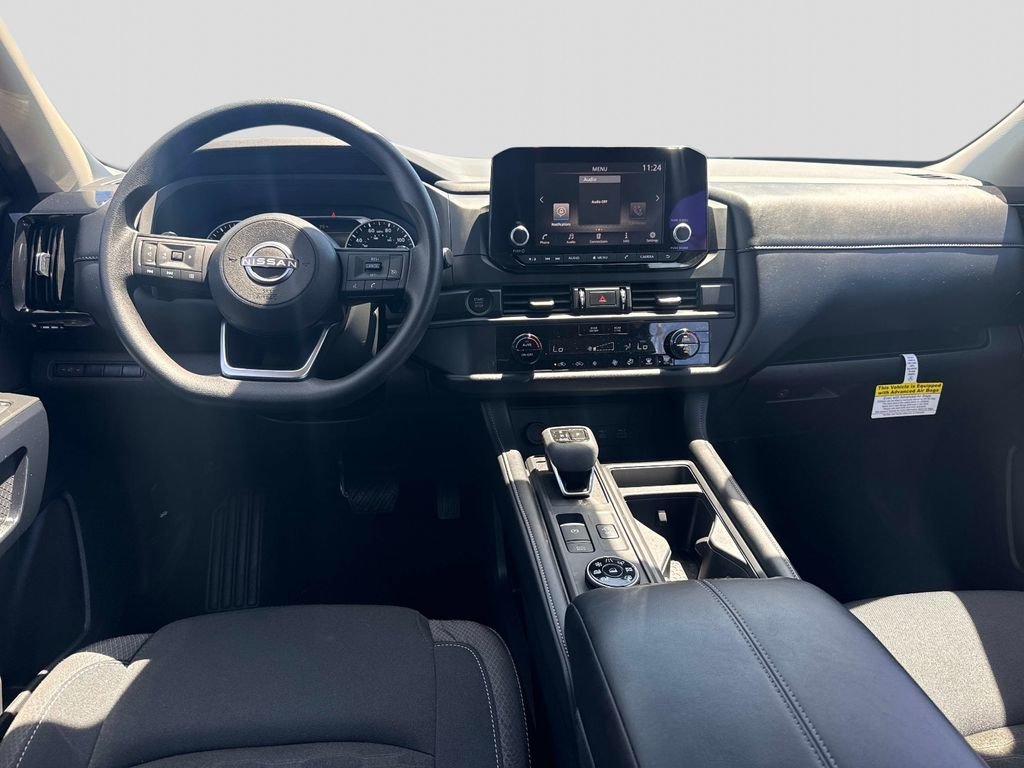 Used 2025 Silver Nissan S image 13