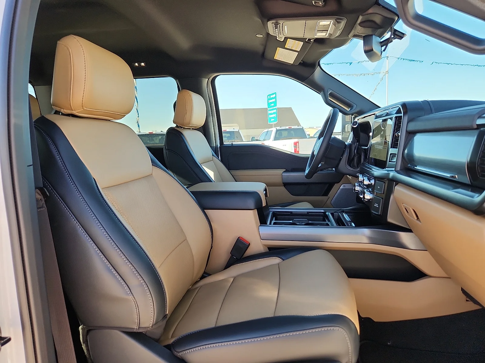 New 2026 Oxford White Ford Lariat image 20