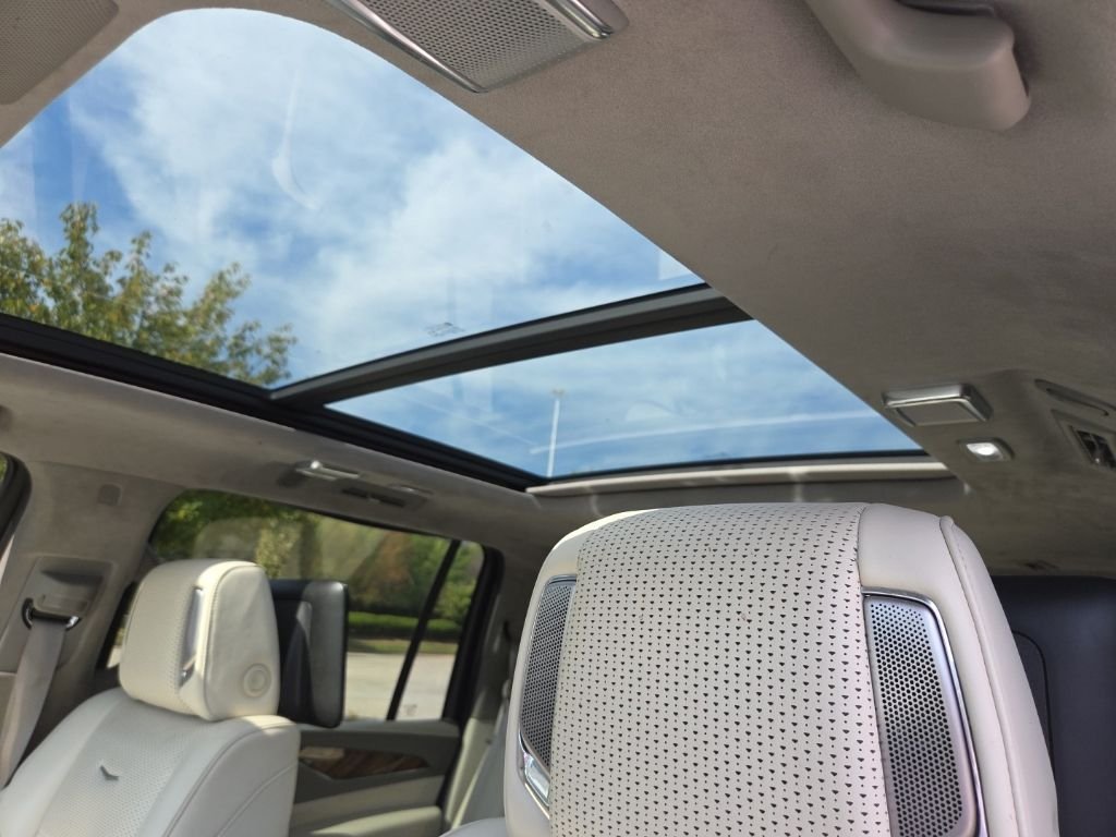 Used 2021 Crystal White Cadillac Sport Platinum image 9