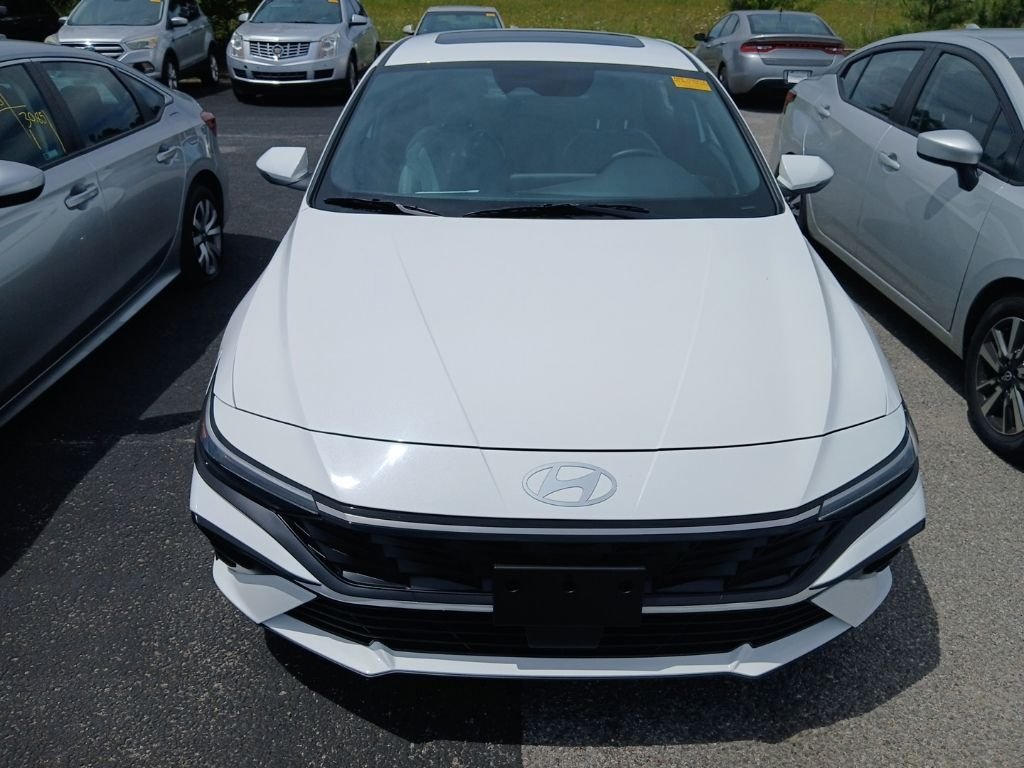 2025 Hyundai Elantra's photo