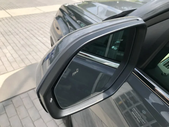 New 2026 Pure Gray Volkswagen 2.0T SE w/Technology image 12