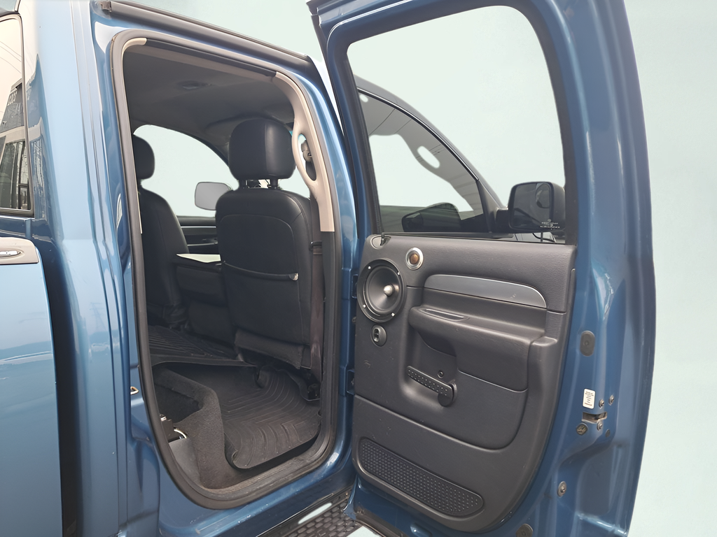 Used 2004 Blue Dodge SLT image 13