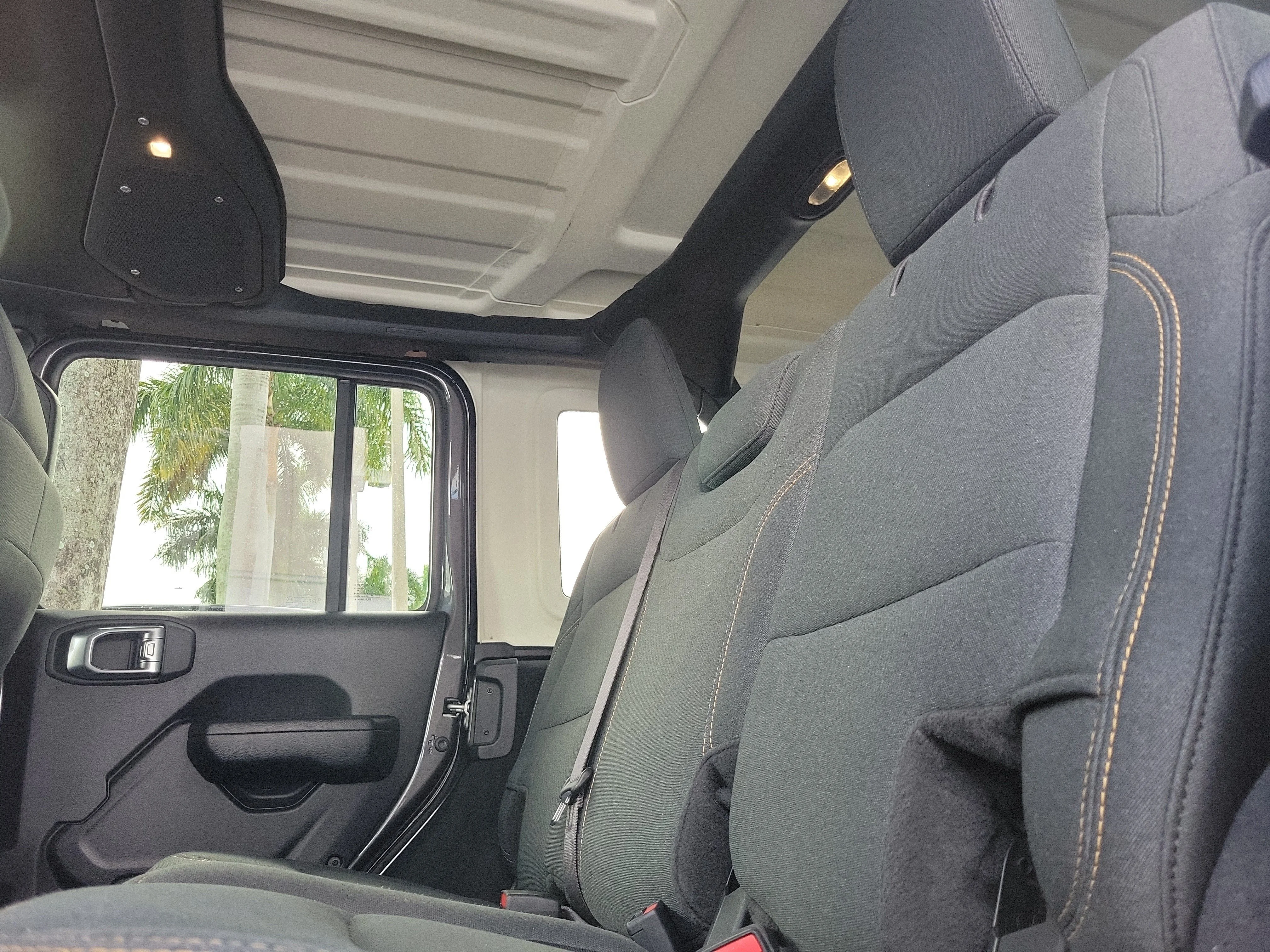 Used 2024 Granite Crystal Metallic Clearcoat Jeep Sport image 10