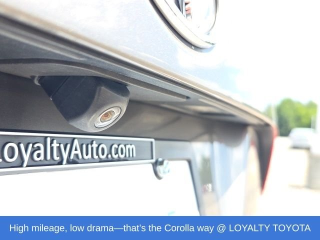 Used 2017 Gray Toyota LE image 18
