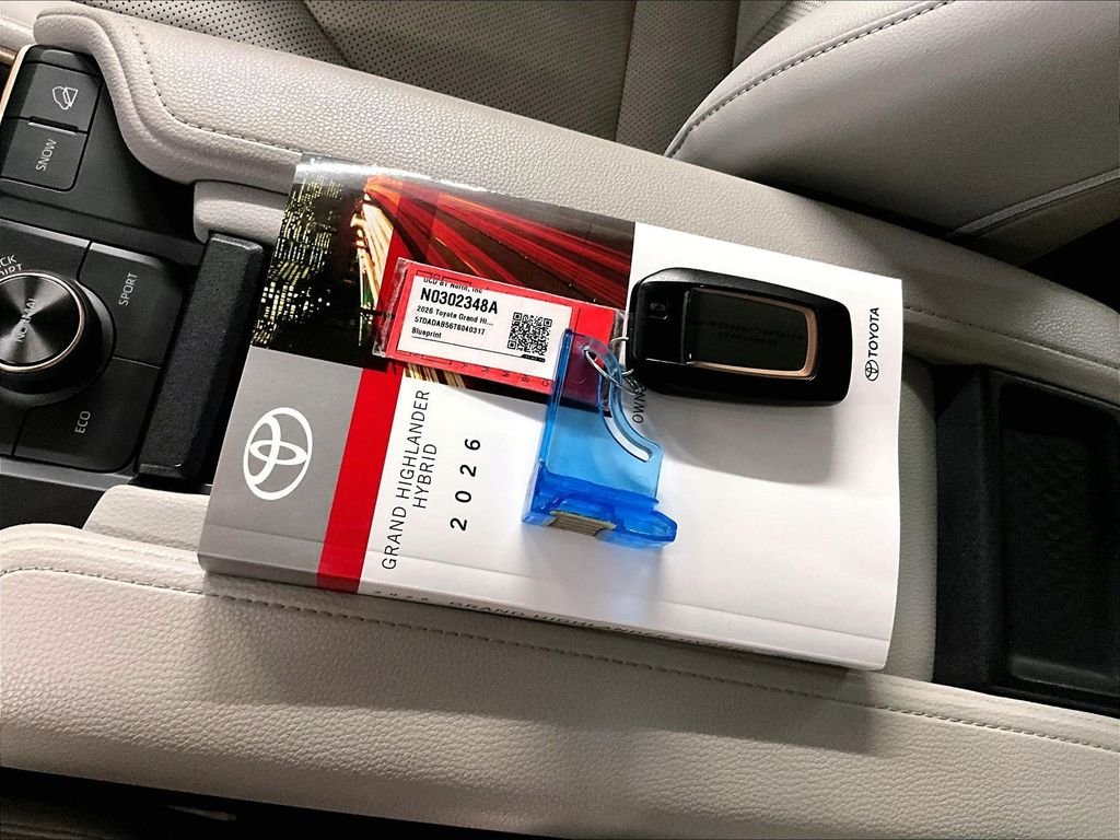 Certified Used 2026  Toyota MAX Platinum image 31