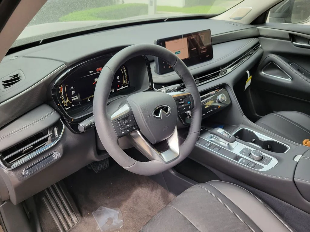 New 2027 MINERAL BLACK INFINITI Luxe FWD image 13