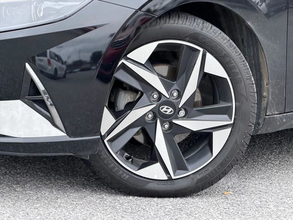 Used 2023 Black Hyundai Limited image 32
