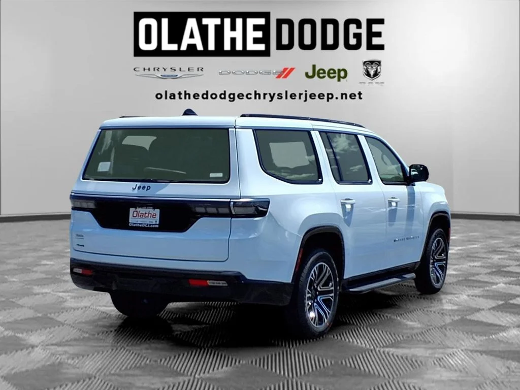 New 2026 Bright White Clear-Coat Exterior Paint Jeep  image 28