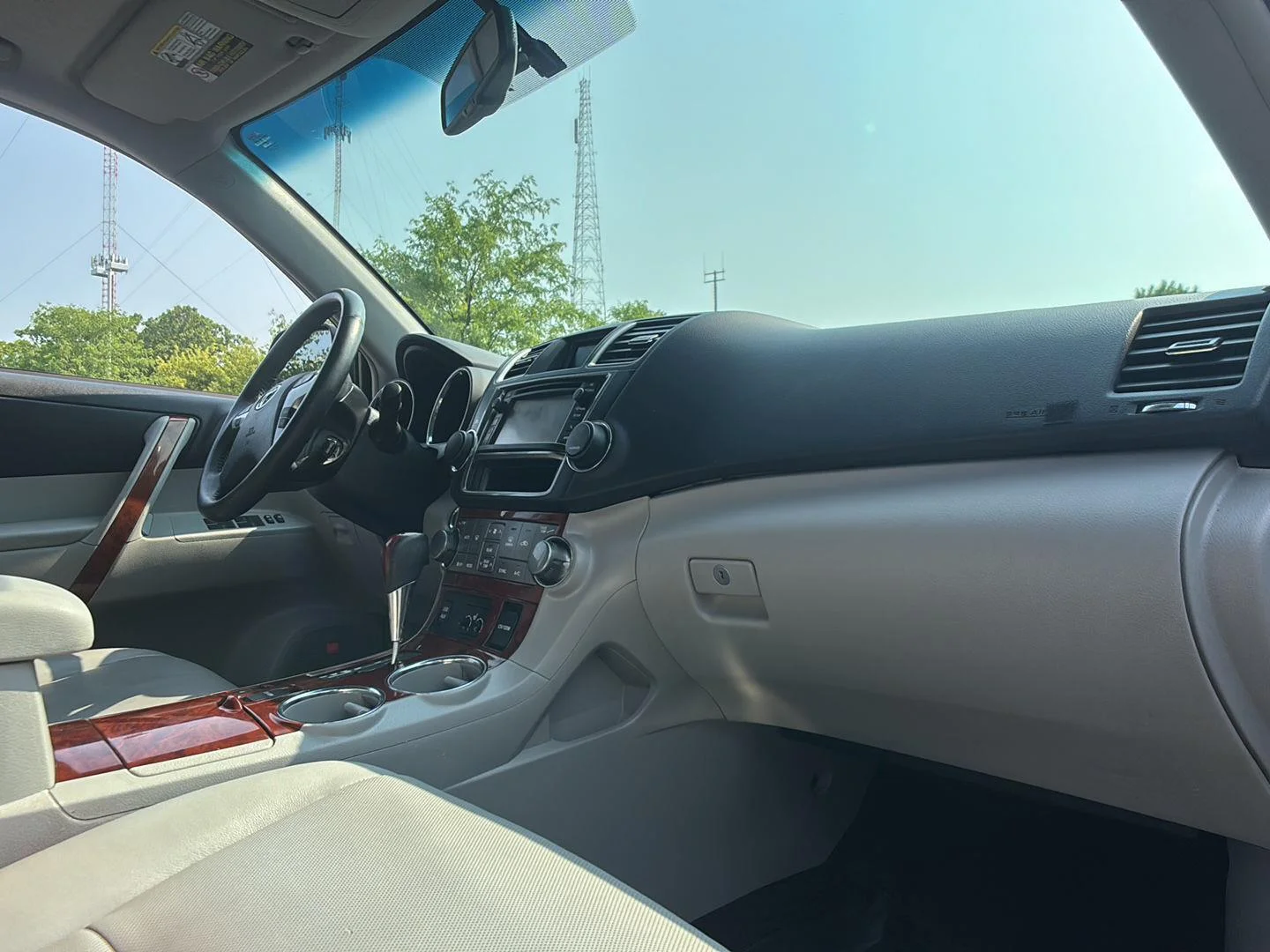 Used 2013 Nautical Blue Metallic Toyota Limited image 16