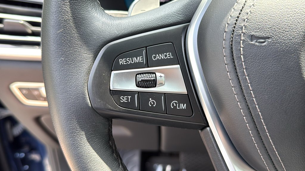 Used 2021 Phytonic Blue Metallic BMW xDrive40i image 13