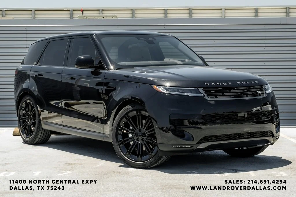 New 2026 Santorini Black Metallic Land Rover SE image 4