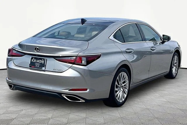 Used 2020 Silver Lexus 350 Luxury image 2