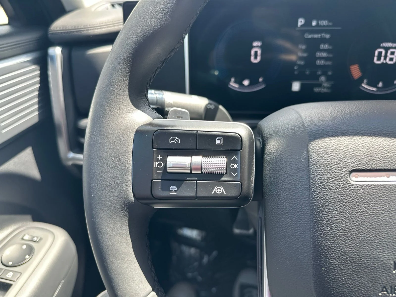 Used 2025 Black Hyundai SE image 53