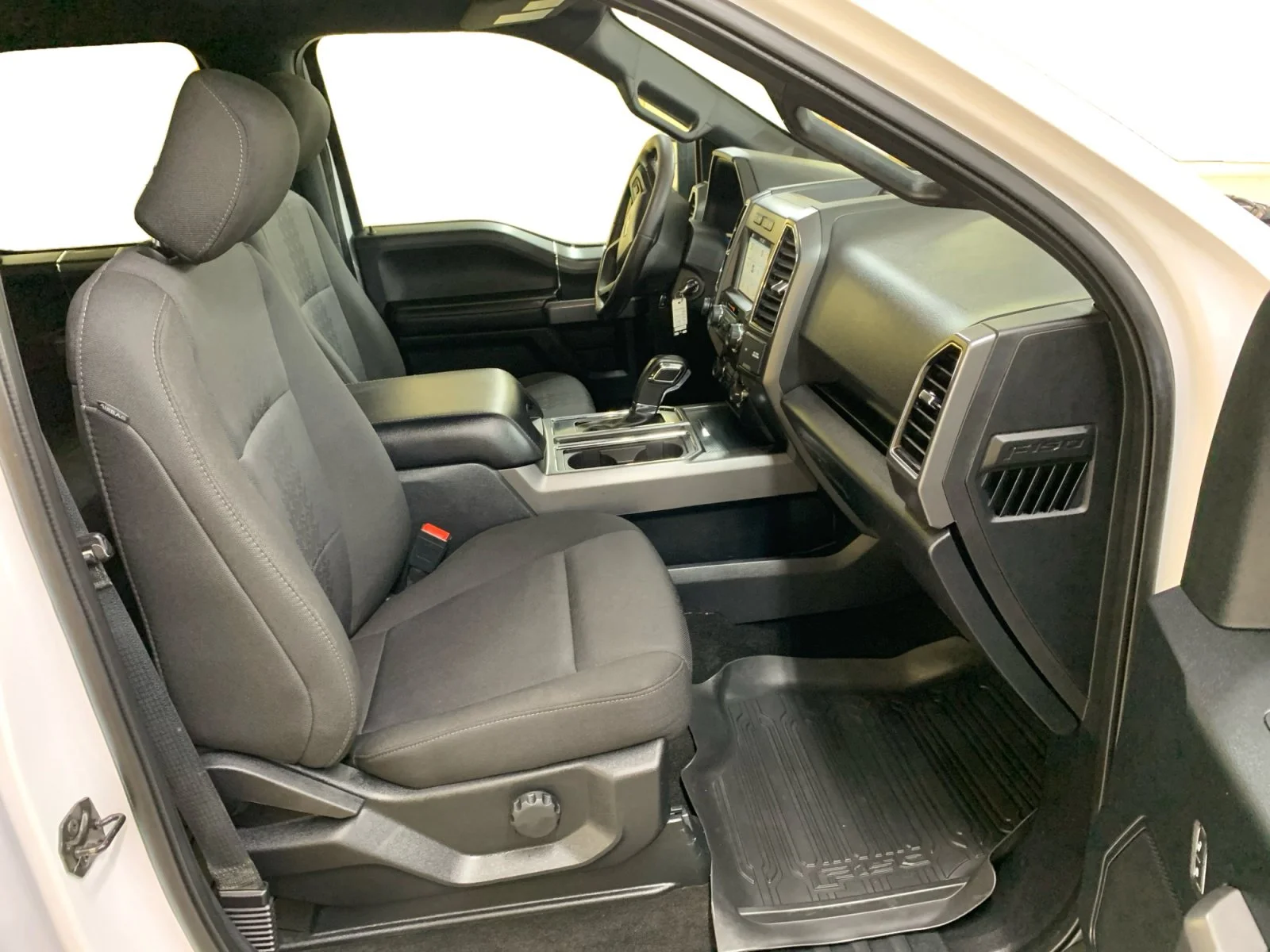 Used 2019 White Ford XLT image 17
