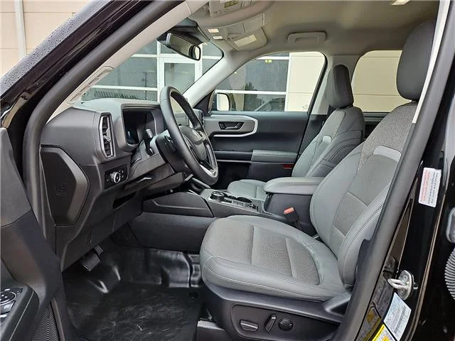 Used 2025 Black Ford Badlands 4x4 image 9