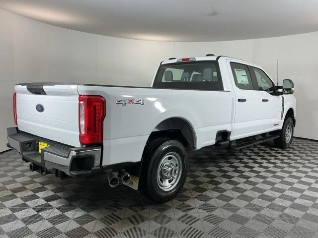 New 2026 Oxford White Ford XL image 4