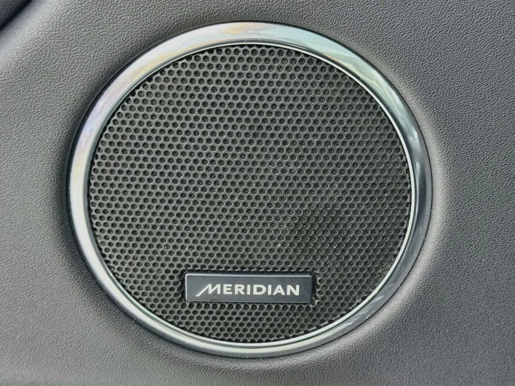 Used 2025 Black Land Rover S image 19