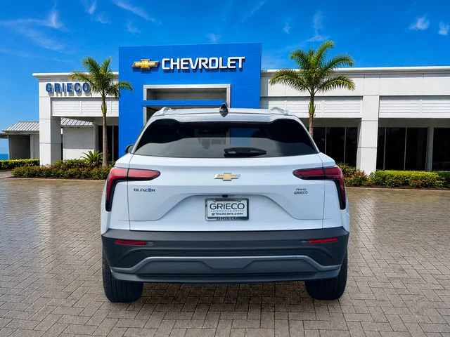 New 2026 Summit White Chevrolet LT image 4