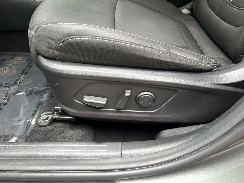 Used 2023 Gray Hyundai SEL image 17