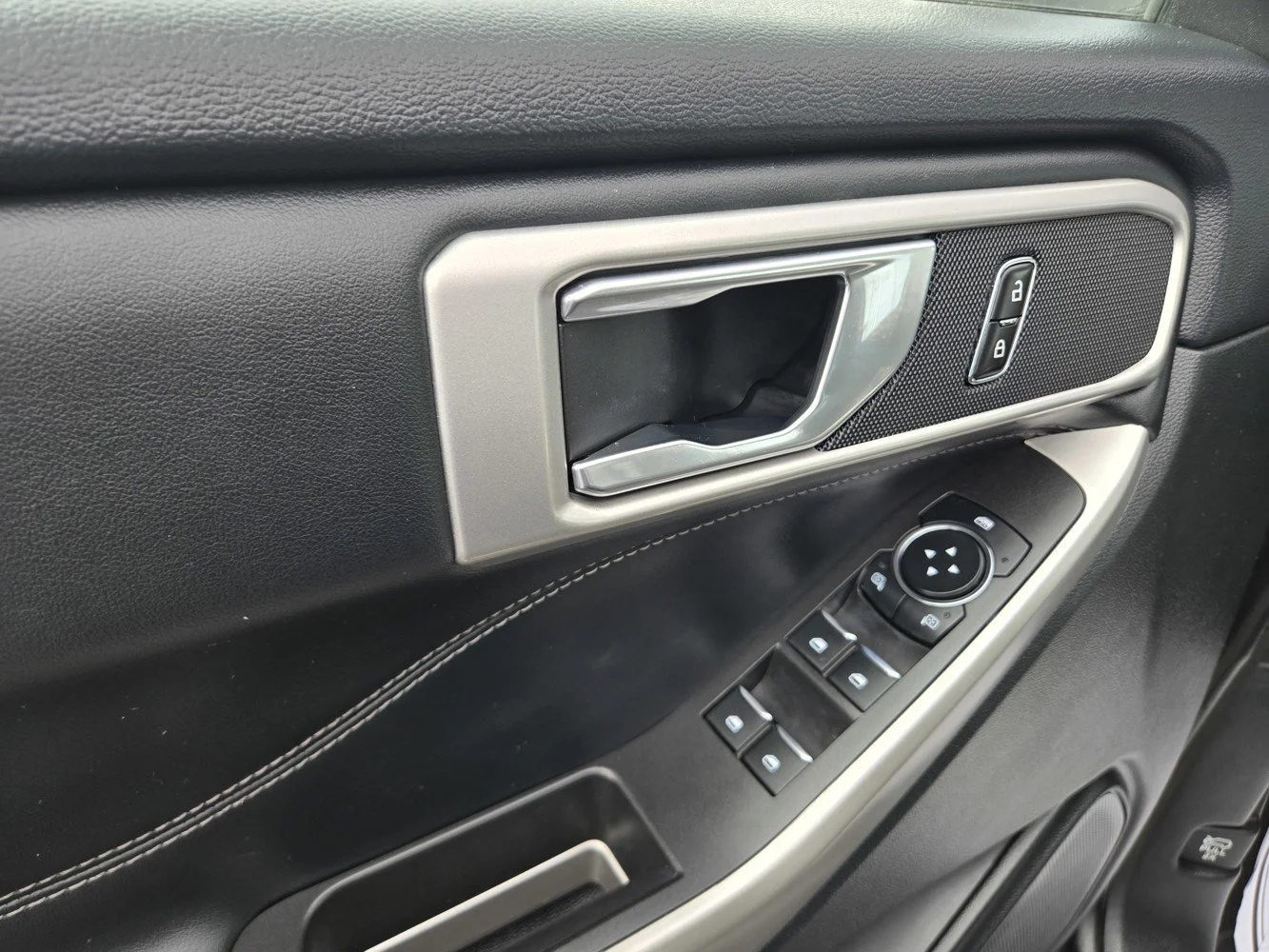 Used 2023  Ford XLT image 36