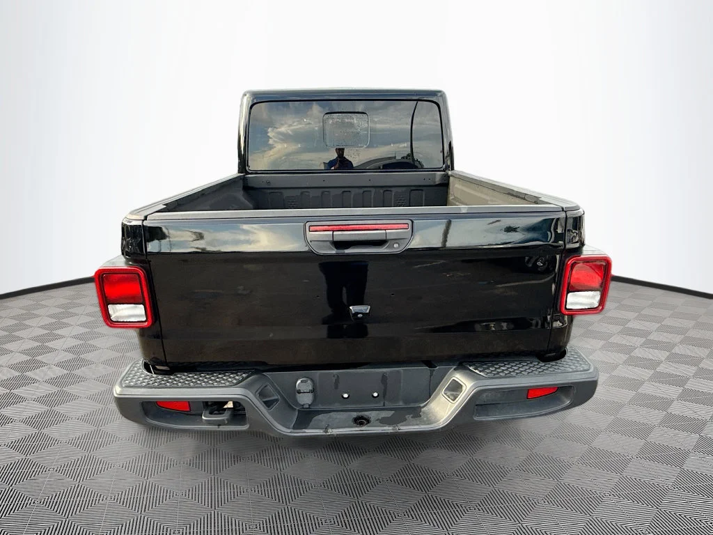 Used 2023 Black Jeep Overland image 7