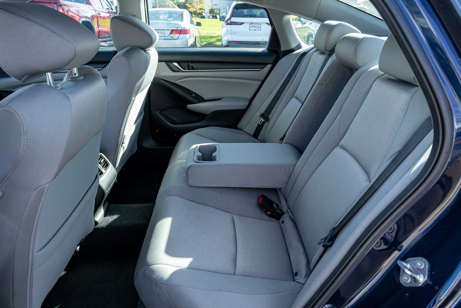 Used 2020 Obsidian Blue Pearl Honda EX image 30