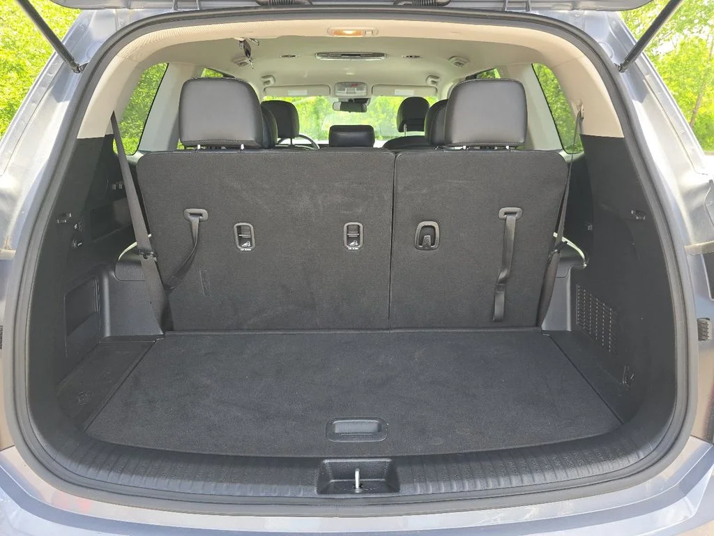 Used 2024 Silver Kia LX image 17