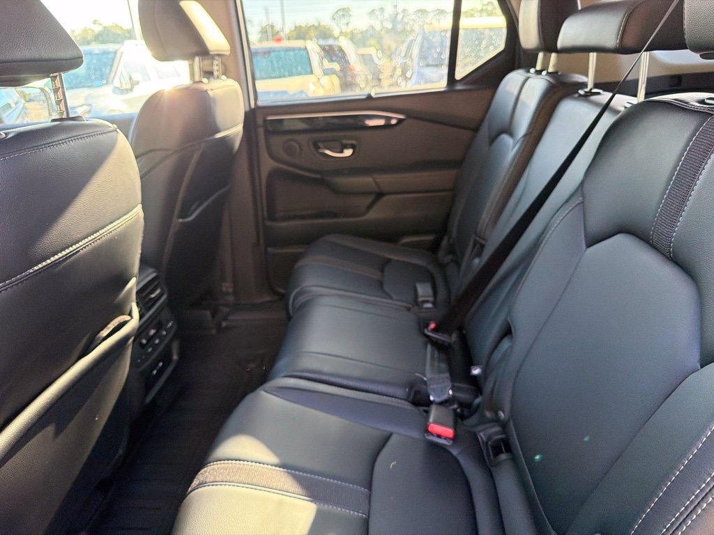 Used 2025 Lunar Silver Metallic Honda EX-L image 21