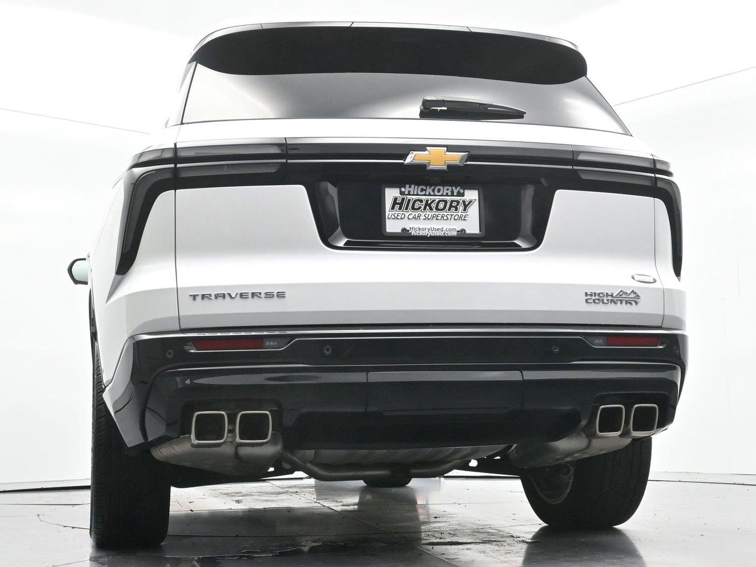 Used 2025 Iridescent Pearl Tricoat Chevrolet FWD High Country image 54