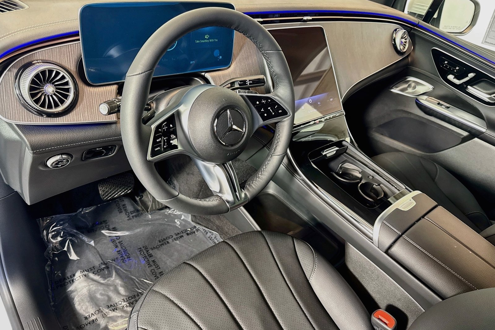 New 2026 Polar White Mercedes-Benz EQE 320 image 9