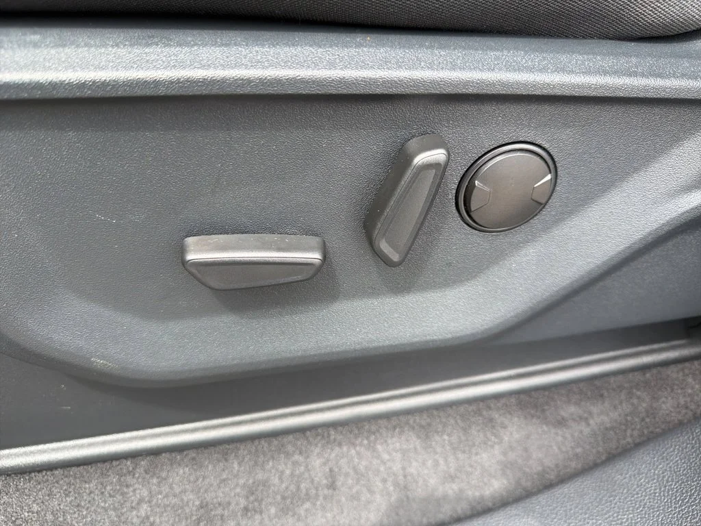 New 2026 Carbonized Gray Metallic Ford XLT image 14