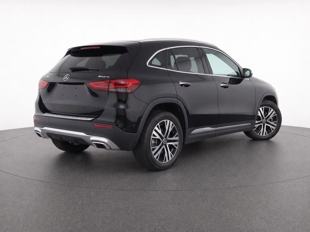Used 2025  Mercedes-Benz GLA 250 image 6