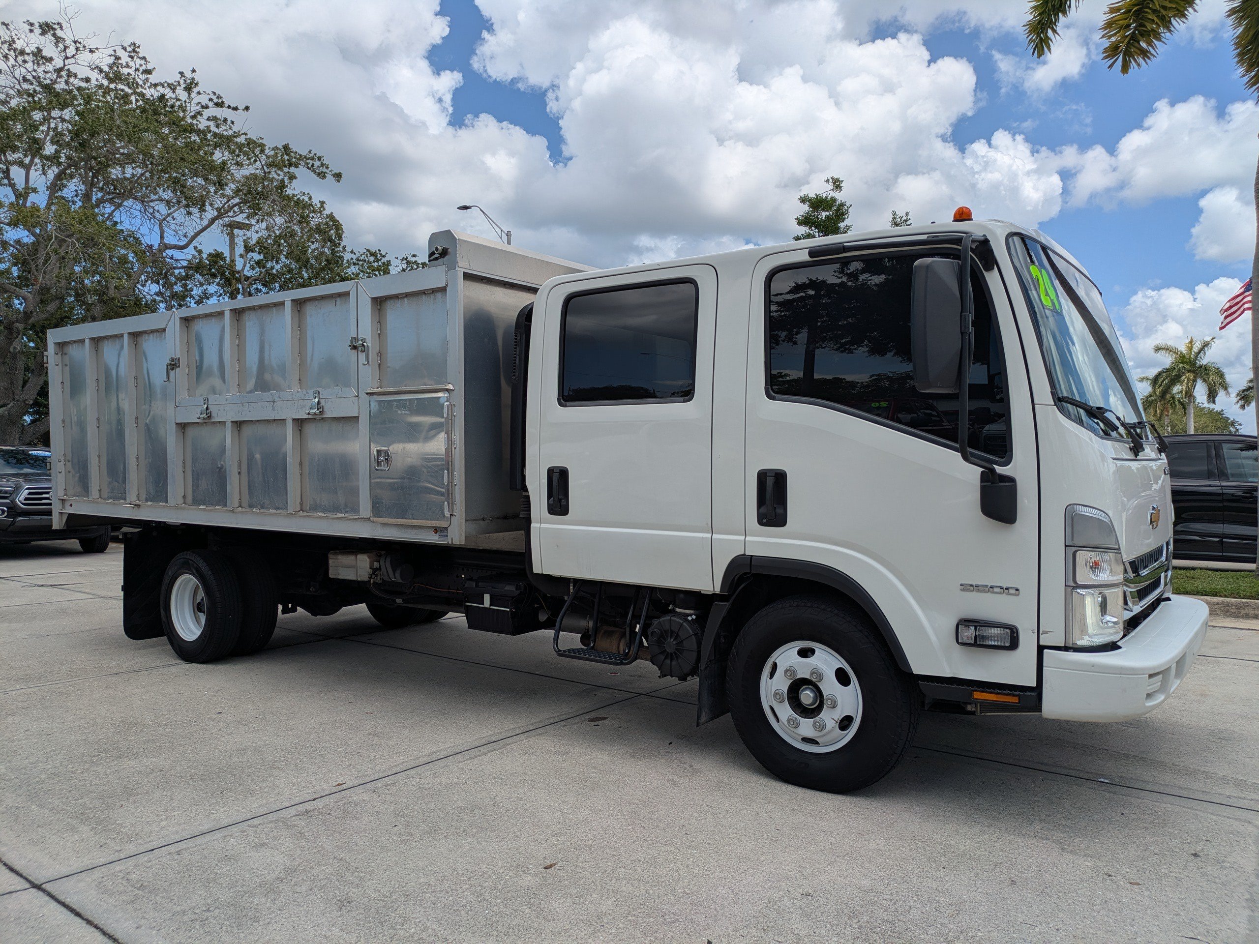 2024 Chevrolet Low Cab Forward 3500 Gas 150" WB Crew Cab's photo