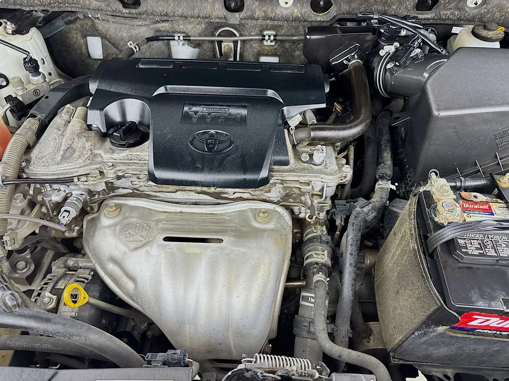 Used 2016 Super White Toyota XLE image 32