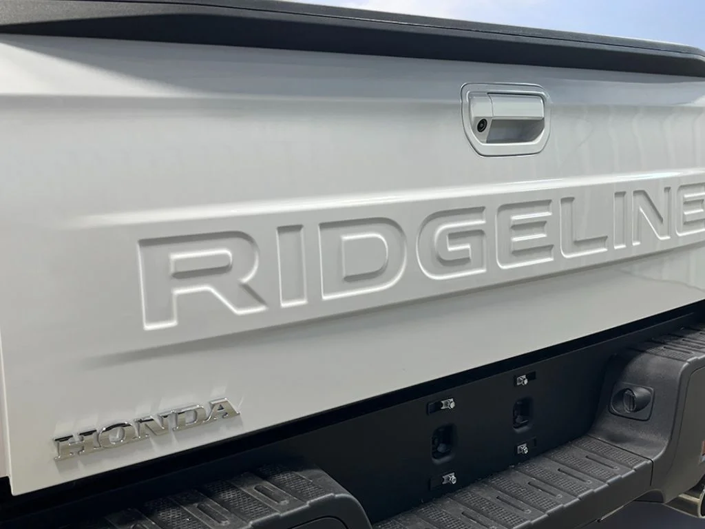 New 2026 Platinum White Honda RTL image 5