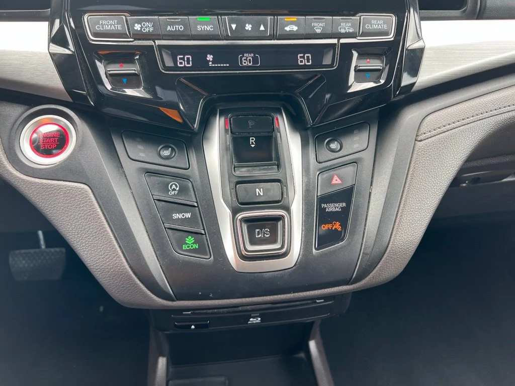 Used 2018 Forest Mist Metallic Honda Touring image 37