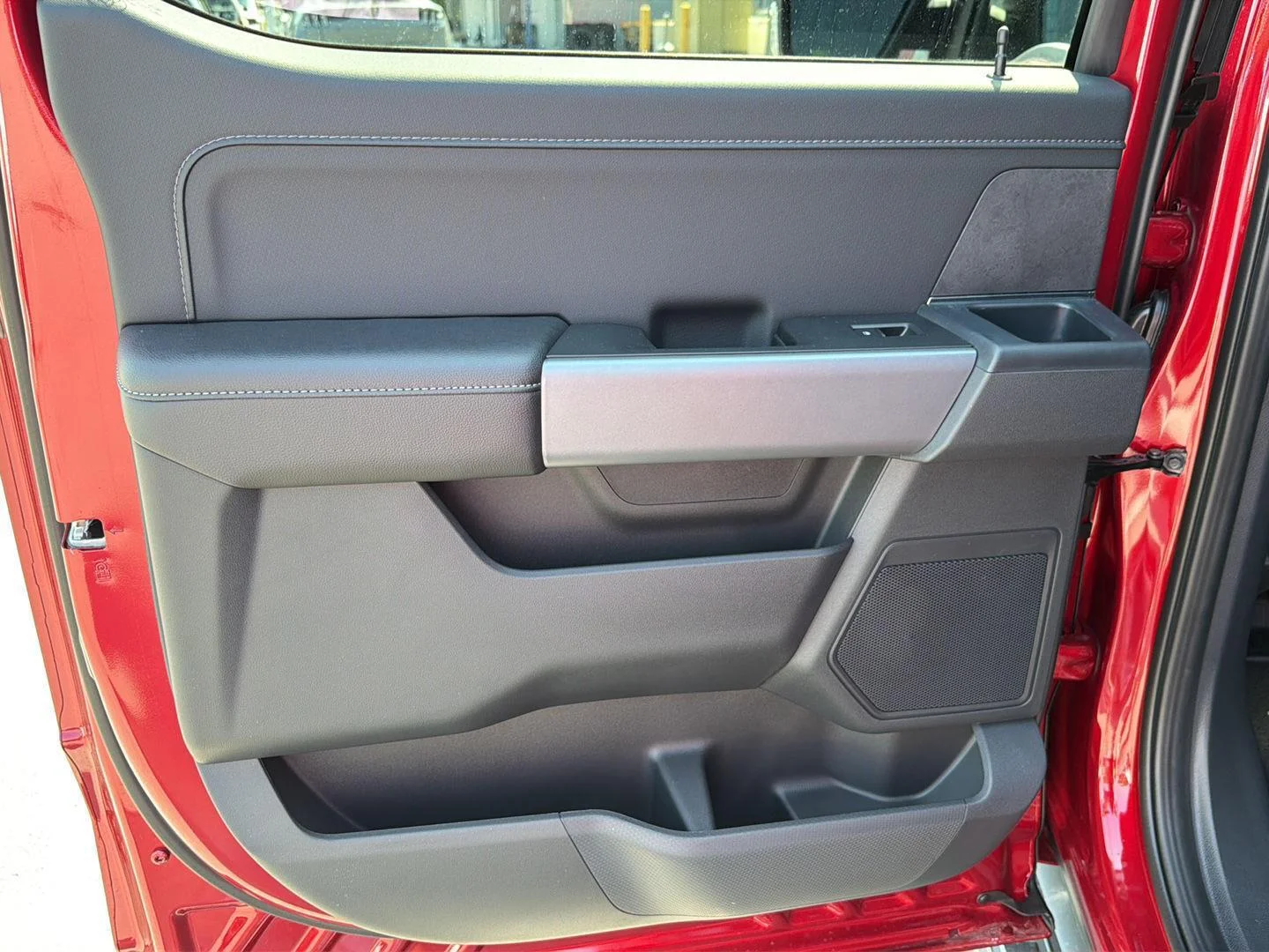 New 2026 Ruby Red Metallic Tinted Clearcoat Ford XLT image 25