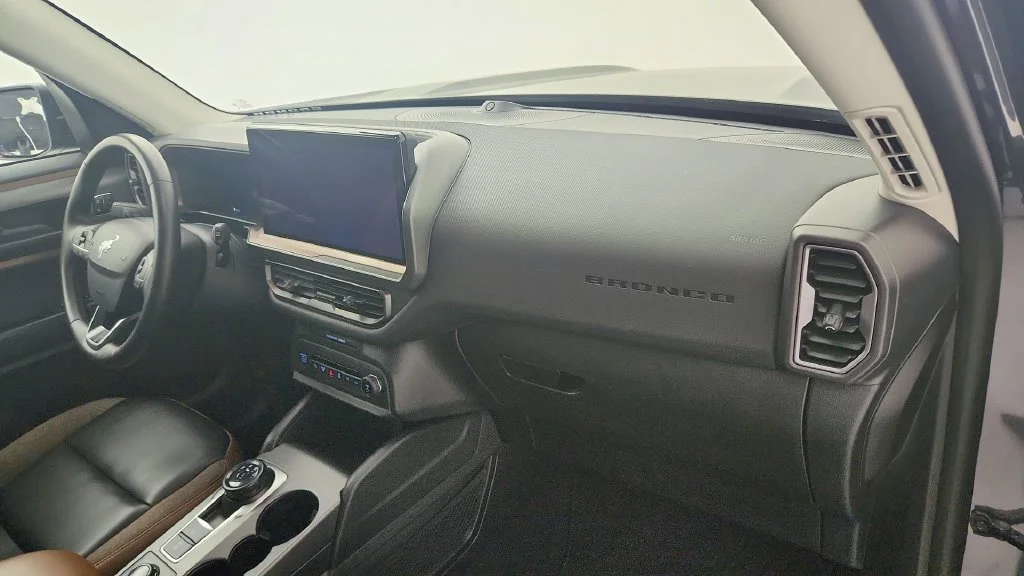 Used 2025  Ford Outer Banks image 28