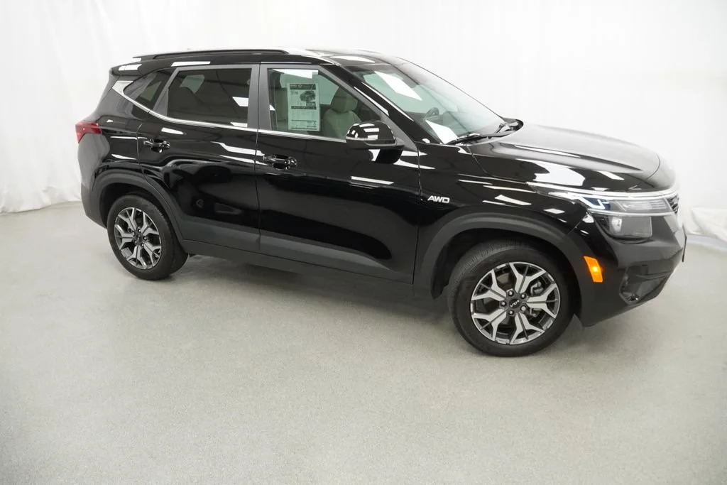 Used 2023 Black Kia EX image 6