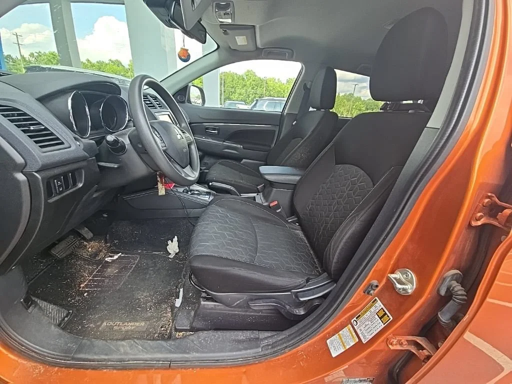 Used 2022 Orange Mitsubishi ES image 5