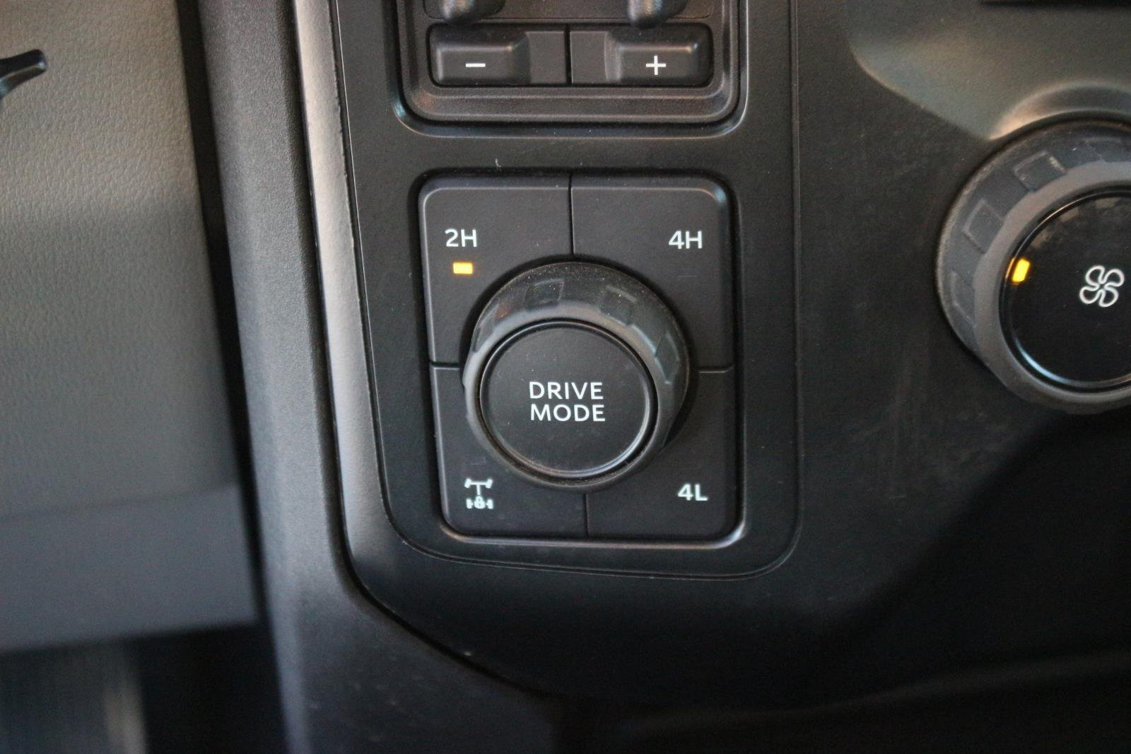 Used 2023 Oxford White Ford XL image 31