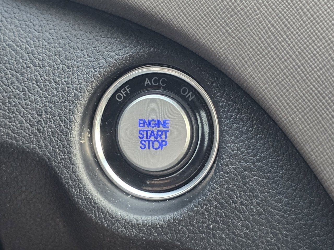 Used 2018 Silver Hyundai  image 30