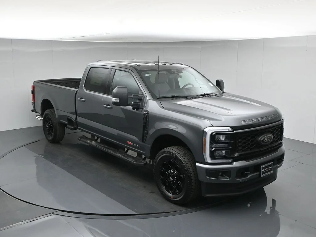 New 2026 Carbonized Gray Metallic Ford XLT image 39