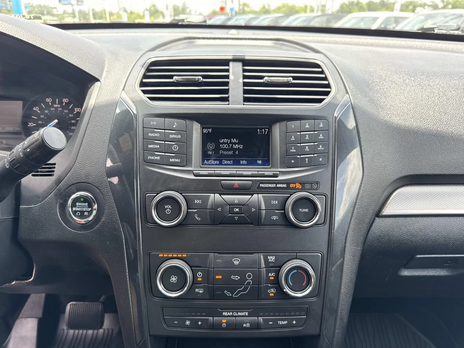Used 2019 Blue Ford XLT image 24